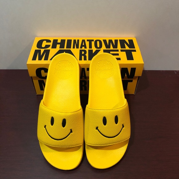 Chinatown Market, Smiley Face Slide, Various Sizes - Picture 2 of 7